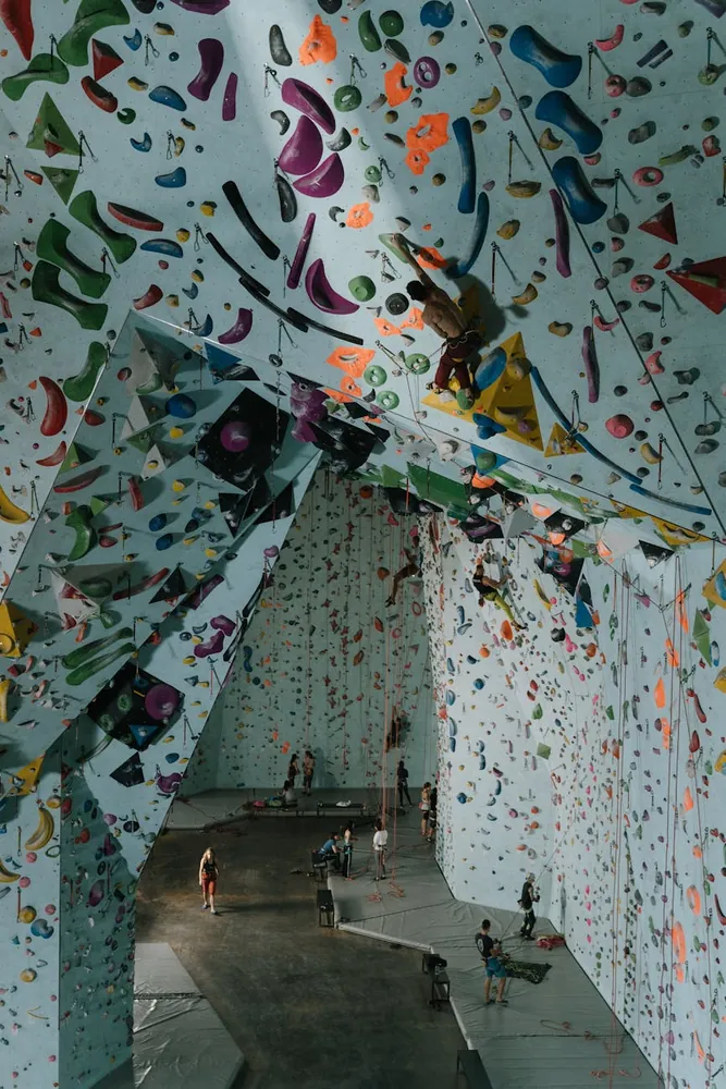 How Local Gyms Are Shaping Urban Bouldering Communities and Competitions